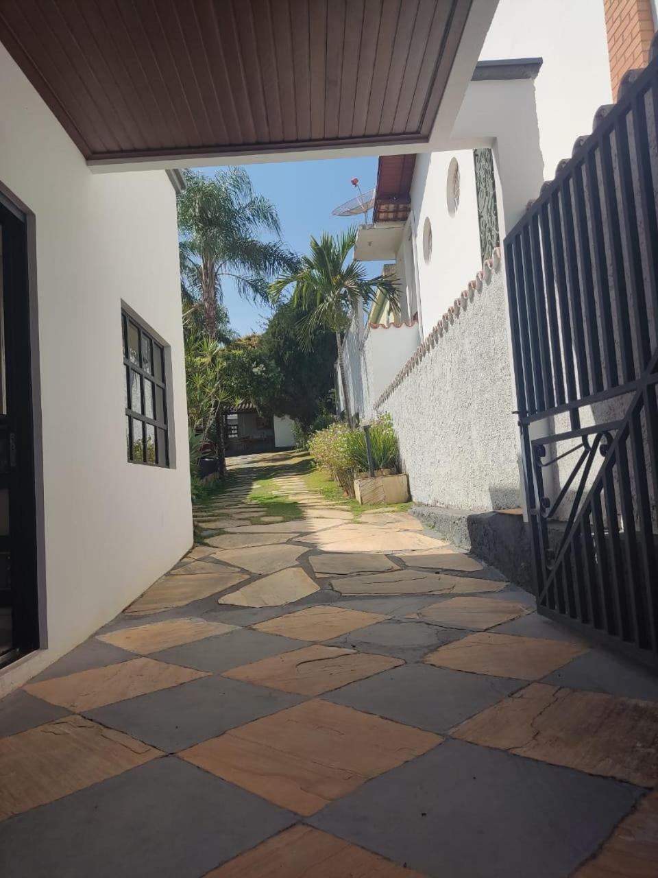 Vila Da Praca Pousada Capitolio Bagian luar foto